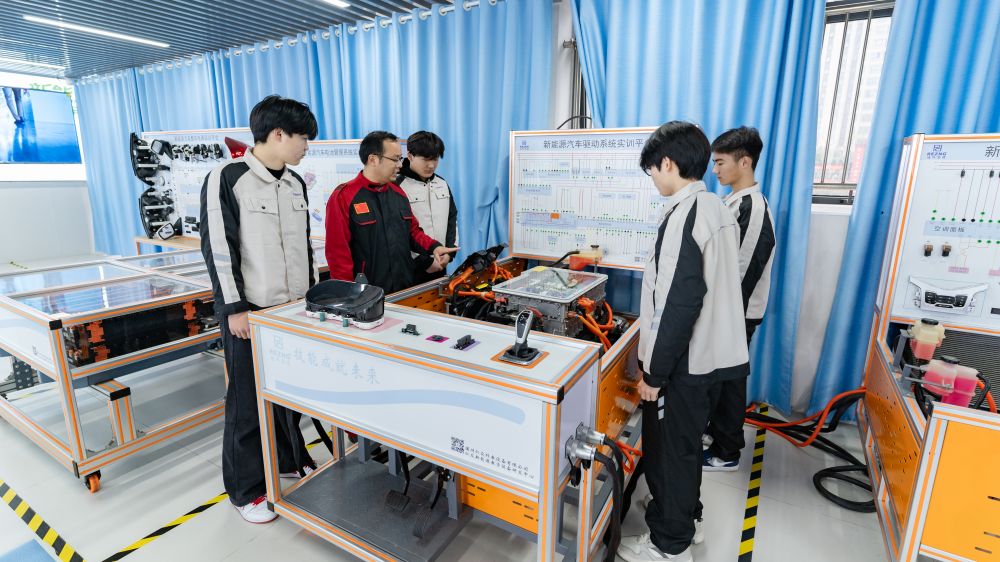 机械设备装配与自动控制专业