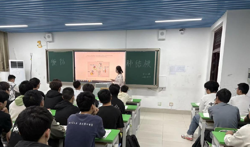 合肥工贸学校开展结核病防治主题班会.png